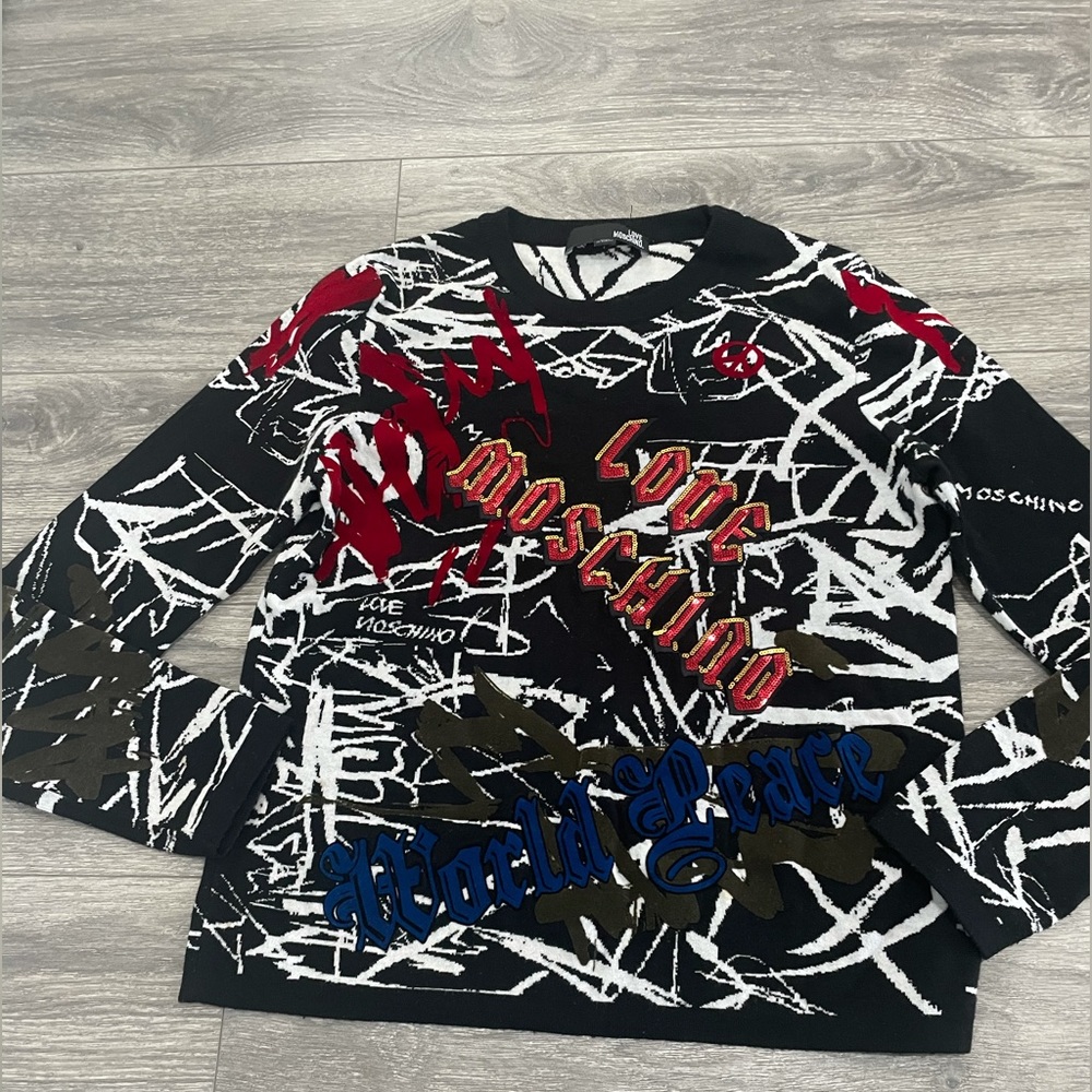 Love moschino logo sweatshirt size S worn good condition